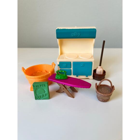 Li'l Woodzeez Housekeeping Toy Set with Miniature Accessories - Picture 1 of 3